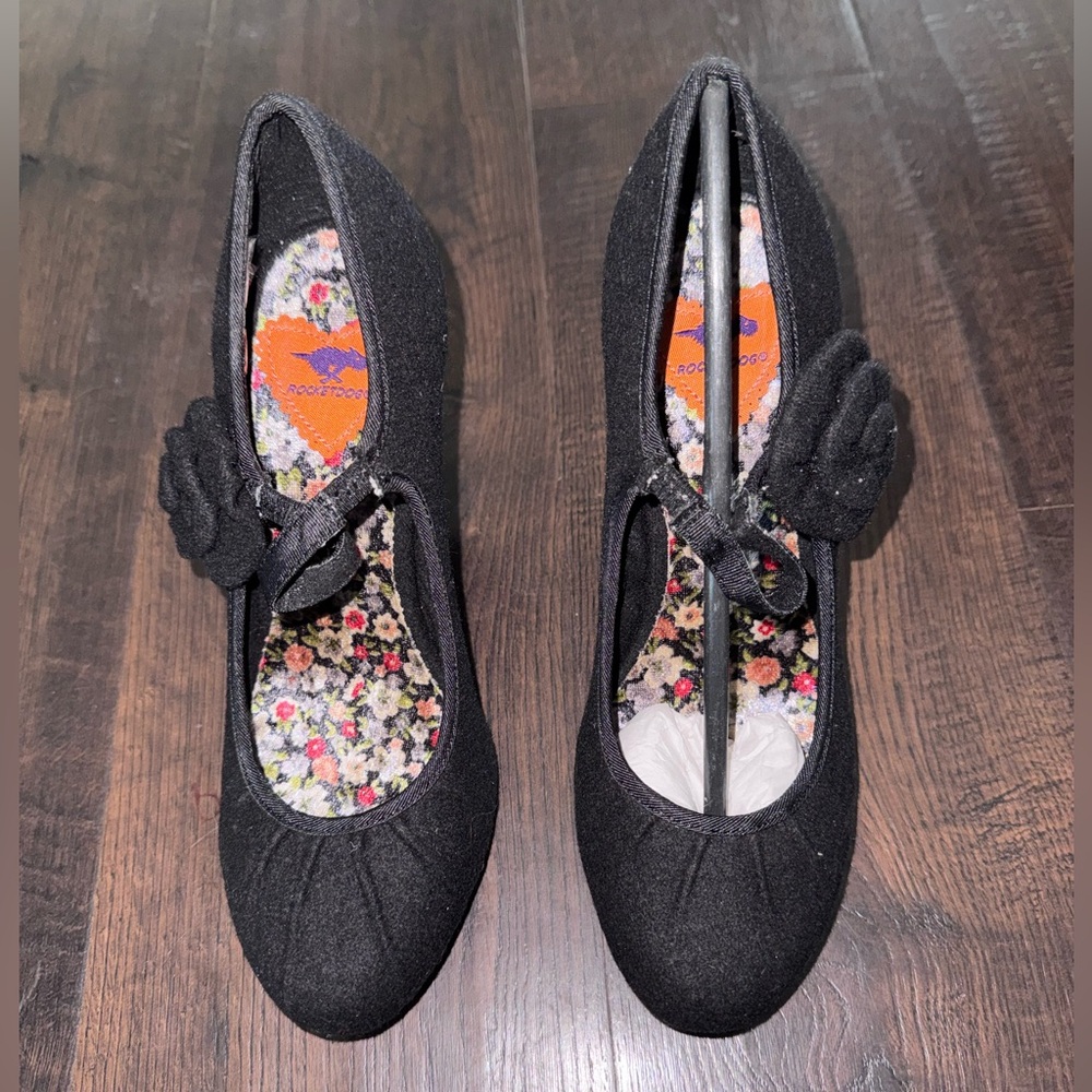 Rocket Dog Black Floral-Insole Mary Jane Heels with Decorative Flower